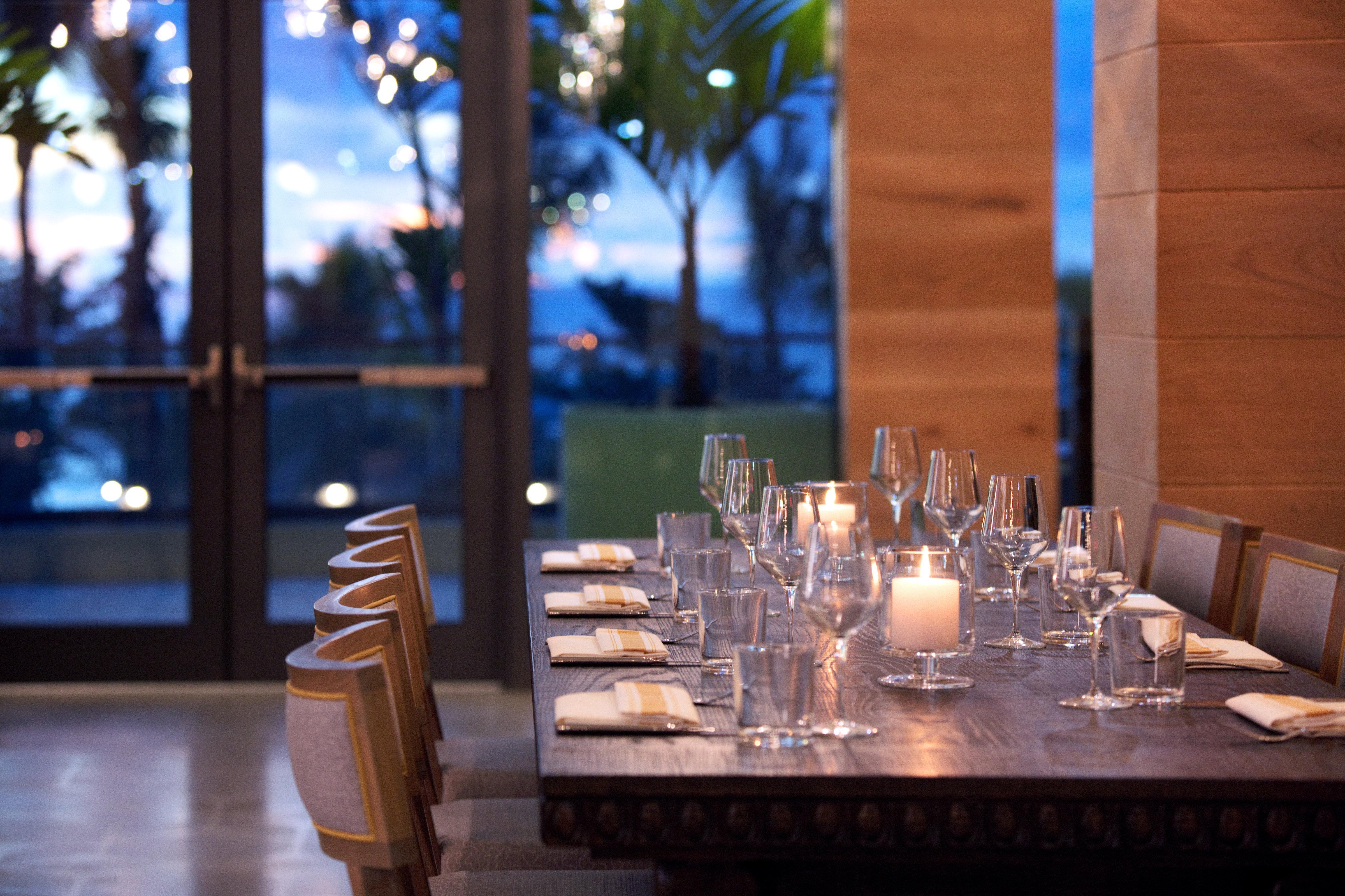 Kimpton Seafire Resort + Spa By Ihg West Bay Bagian luar foto