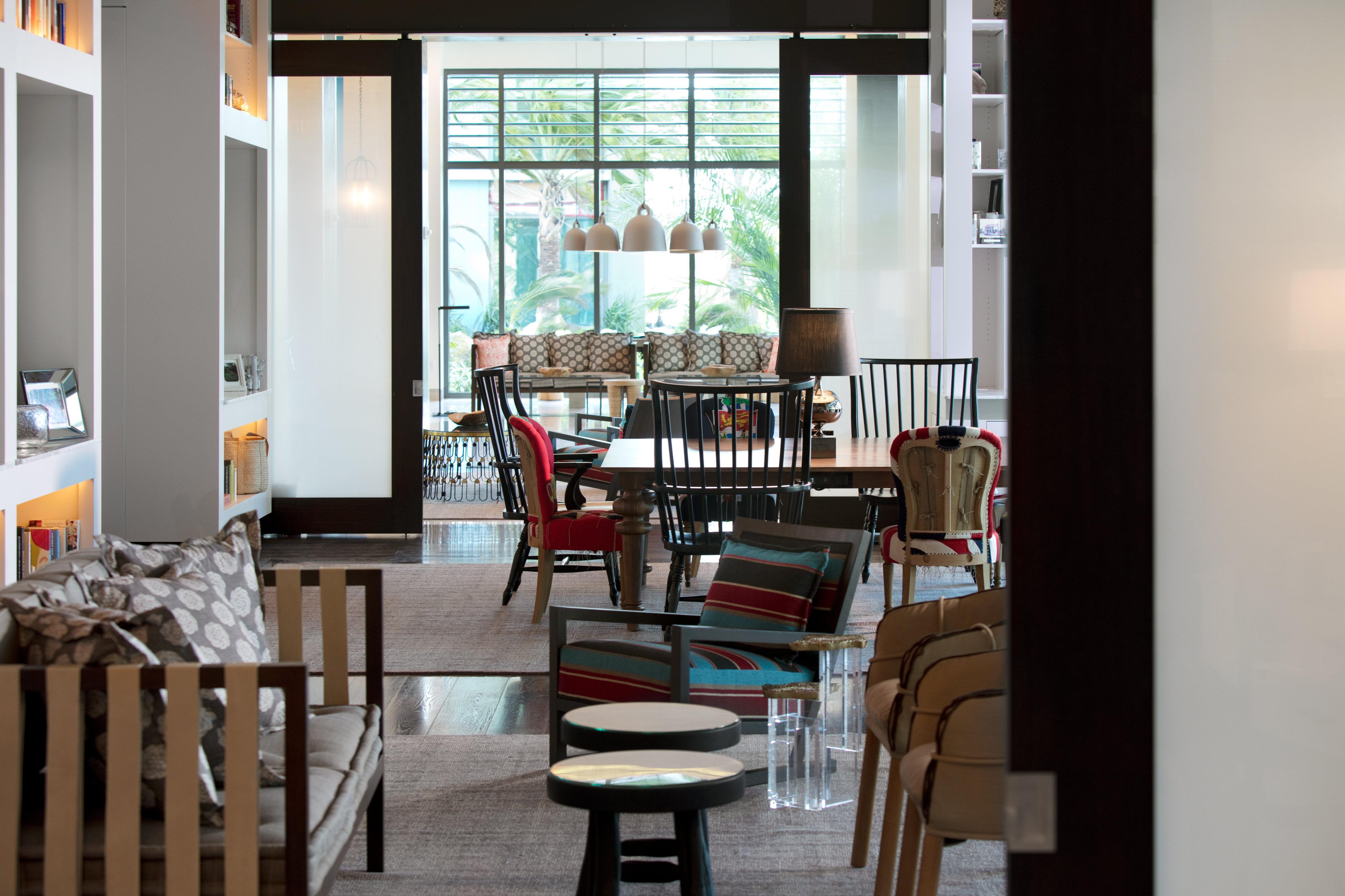Kimpton Seafire Resort + Spa By Ihg West Bay Bagian luar foto