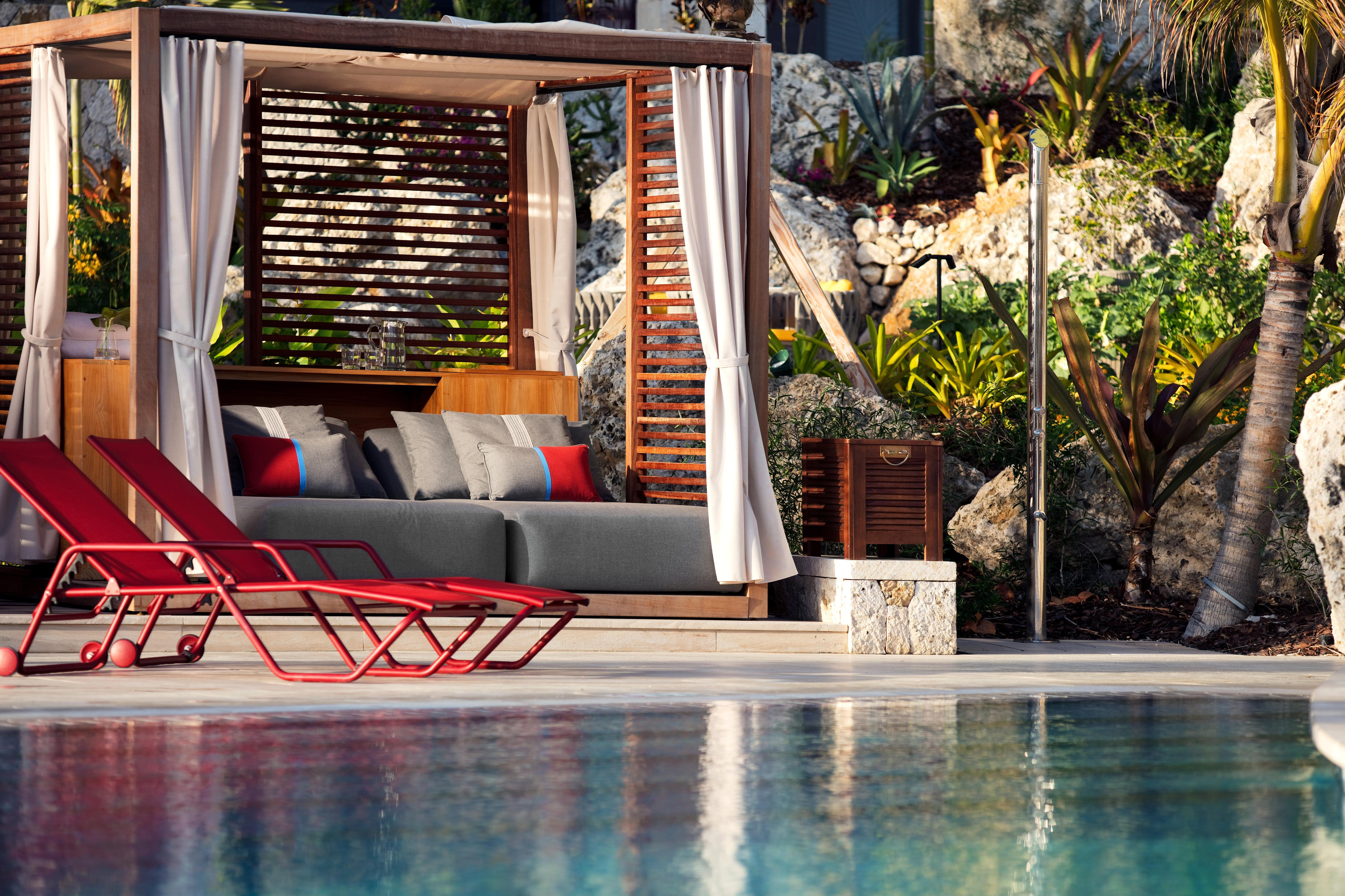 Kimpton Seafire Resort + Spa By Ihg West Bay Bagian luar foto