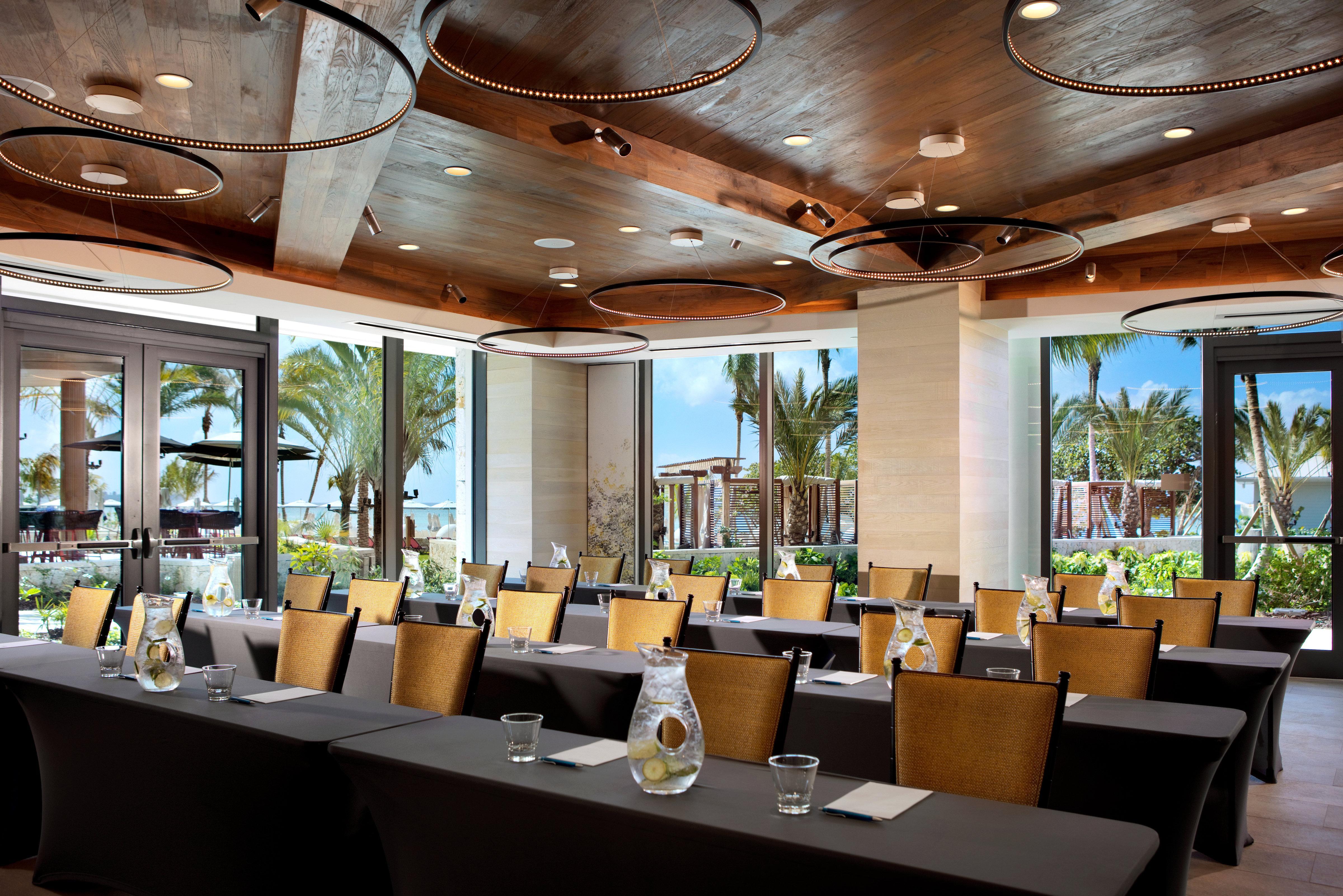 Kimpton Seafire Resort + Spa By Ihg West Bay Bagian luar foto