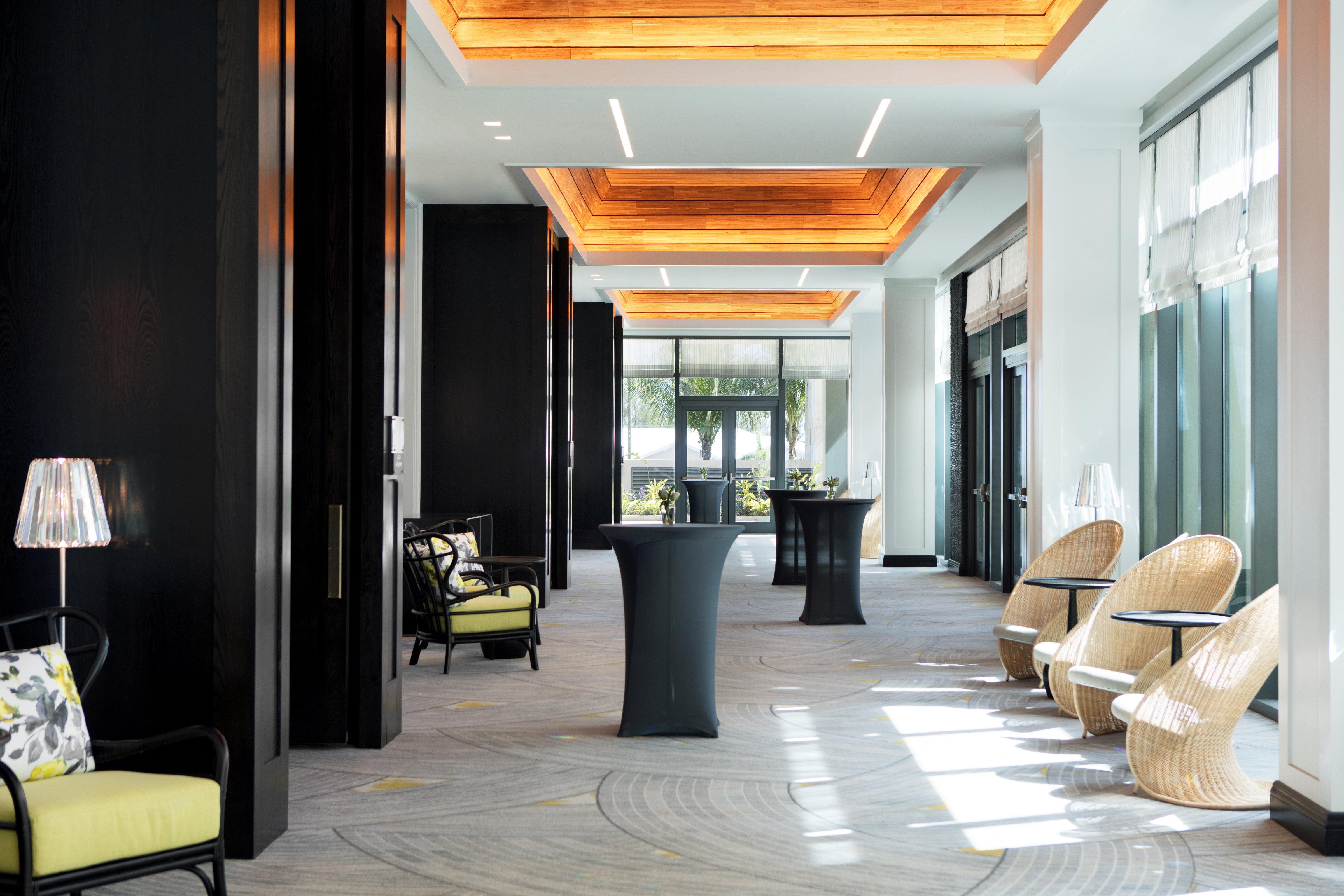 Kimpton Seafire Resort + Spa By Ihg West Bay Bagian luar foto