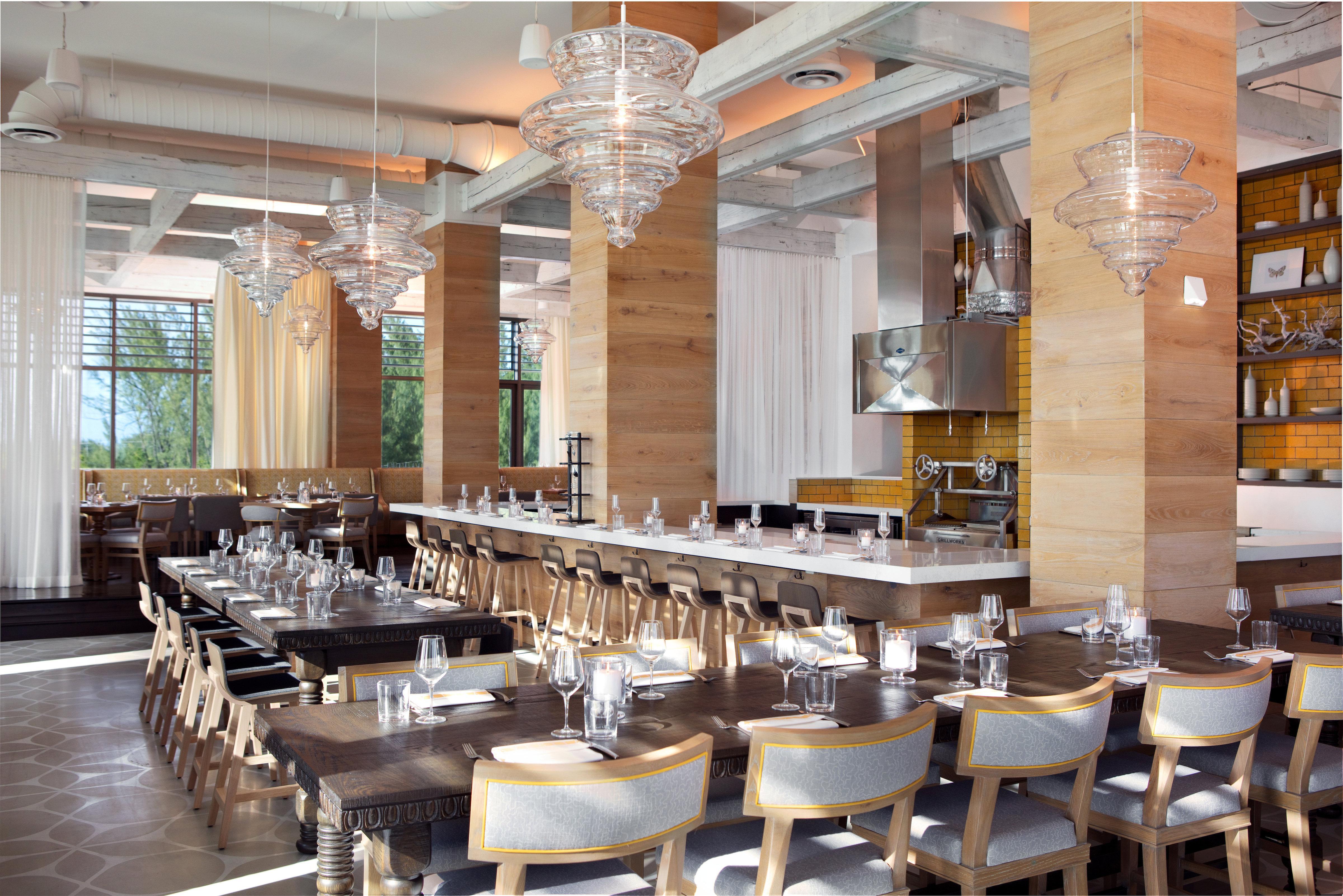 Kimpton Seafire Resort + Spa By Ihg West Bay Bagian luar foto